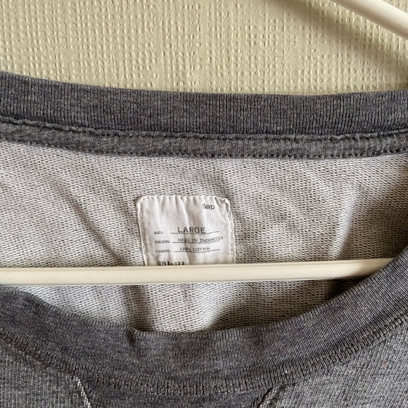GAP Sweatshirt - Size L - Picture 1 of 2